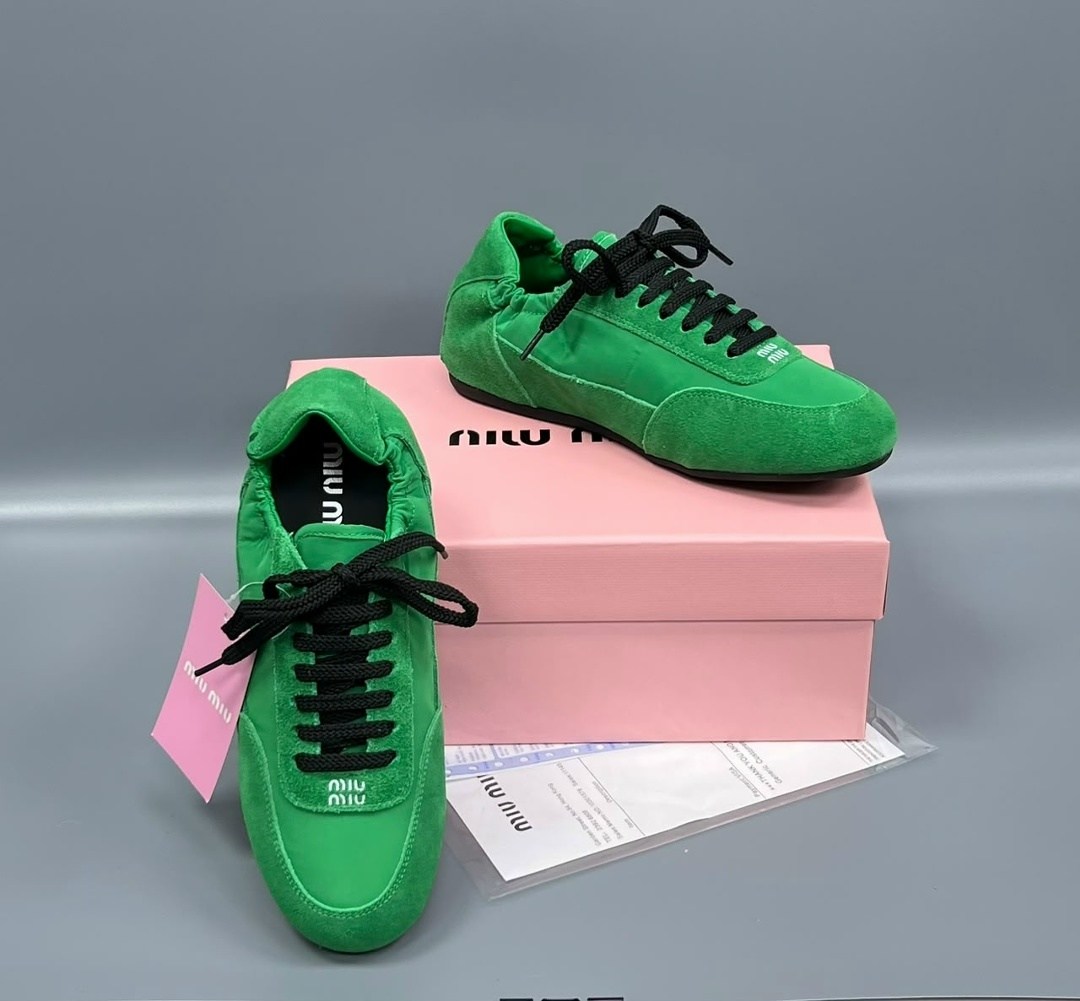 ,женские кроссовки,кроссовки prada,спортивная ,низкие кроссовки