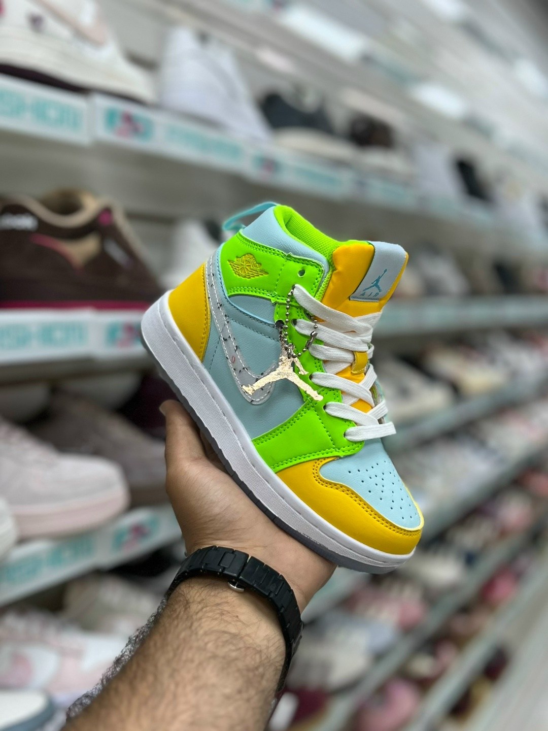 кроссовки nike air jordan 1,детские кроссовки nike air jordan,кроссовки nike air jordan 1 mid,кроссовки,кроссовки женские nike air jordan 1