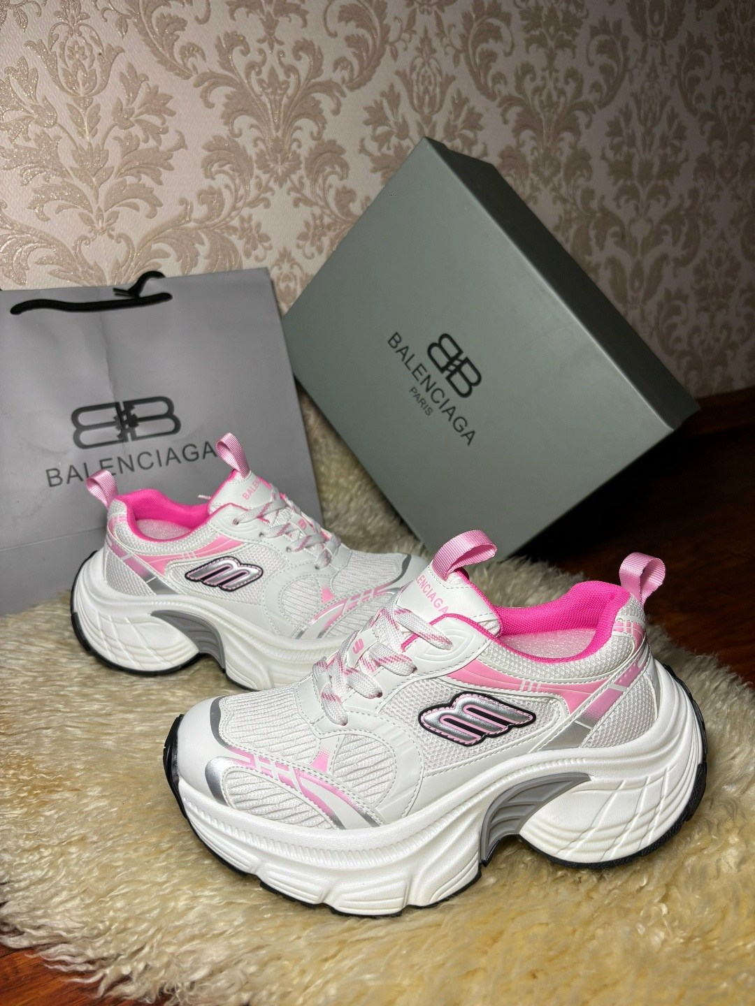кроссовки женские balenciaga,кроссовки balenciaga,повседневная спортивная  balenciaga,кроссовки balenciaga 10 xl,баленсиага кроссовки женские