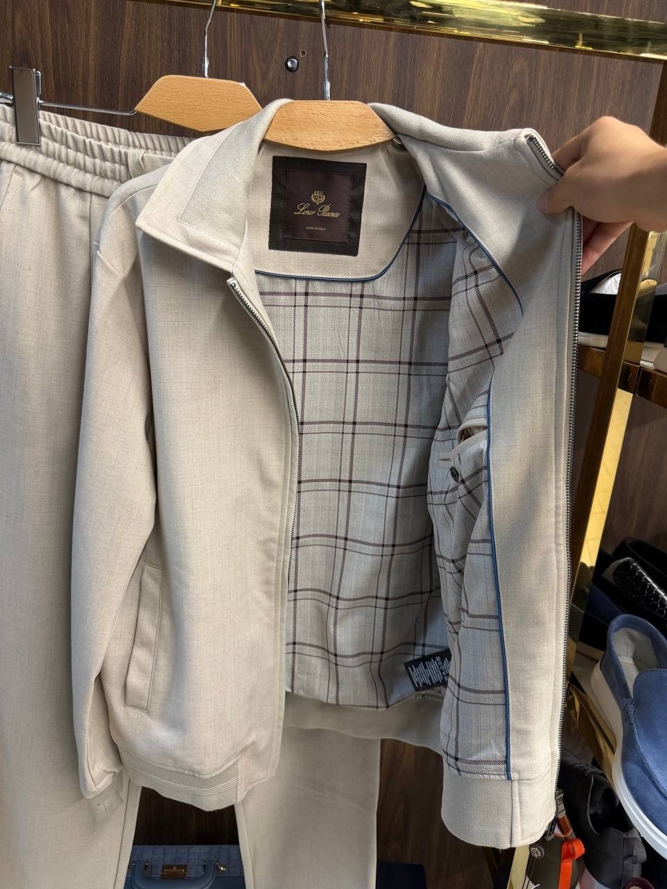 спортивный костюм brunello cucinelli,костюм brunello cucinelli,спортивный костюм loro piana,костюм бежевый спортивный,спортивные костюм