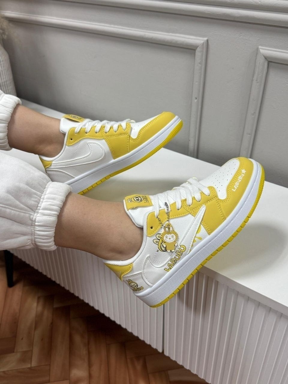 кроссовки,nike air jordan 1 mid se, женская,nike air jordan 1 mid,air jordan 1 mid se