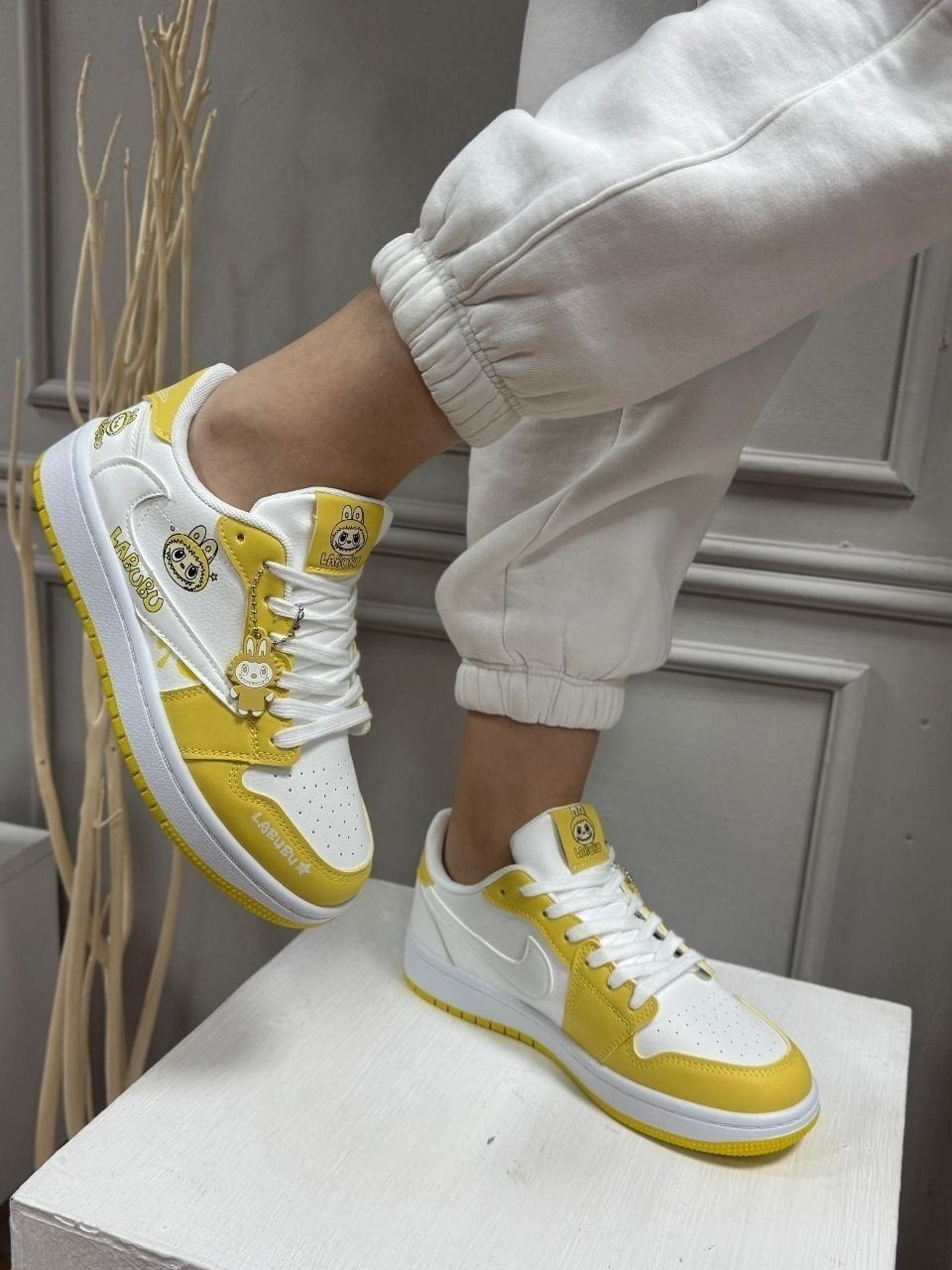 кроссовки,nike air jordan 1 mid se, женская,nike air jordan 1 mid,air jordan 1 mid se