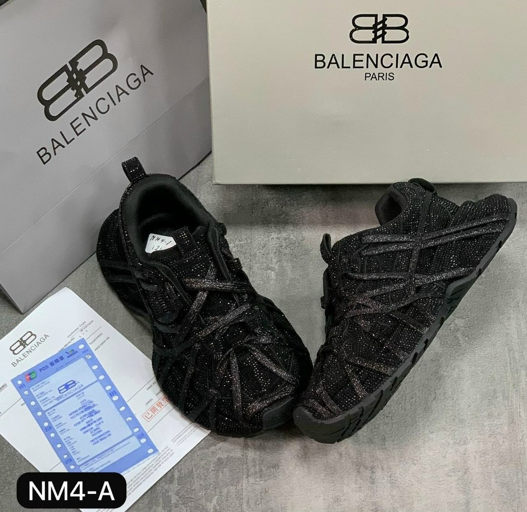 кроссовки balenciaga,кроссовки женские balenciaga,кроссовки balenciaga блестящие со стразами, balenciaga,кроссовки баленcиaгa