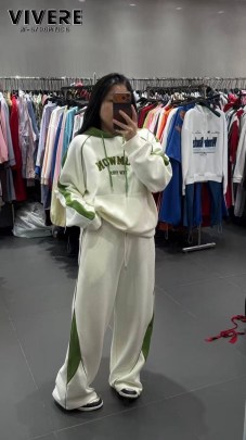 Костюм