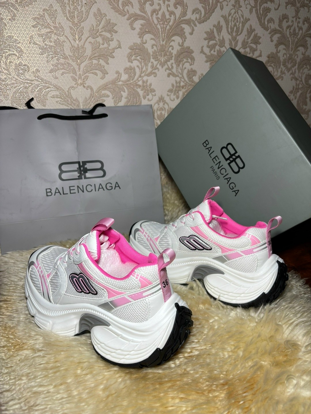 кроссовки женские balenciaga,кроссовки balenciaga,повседневная спортивная  balenciaga,кроссовки balenciaga 10 xl,баленсиага кроссовки женские