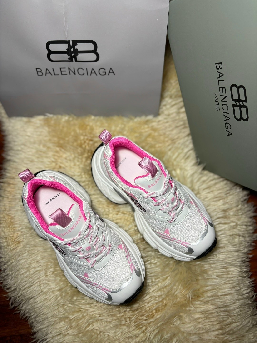 кроссовки женские balenciaga,кроссовки balenciaga,повседневная спортивная  balenciaga,кроссовки balenciaga 10 xl,баленсиага кроссовки женские