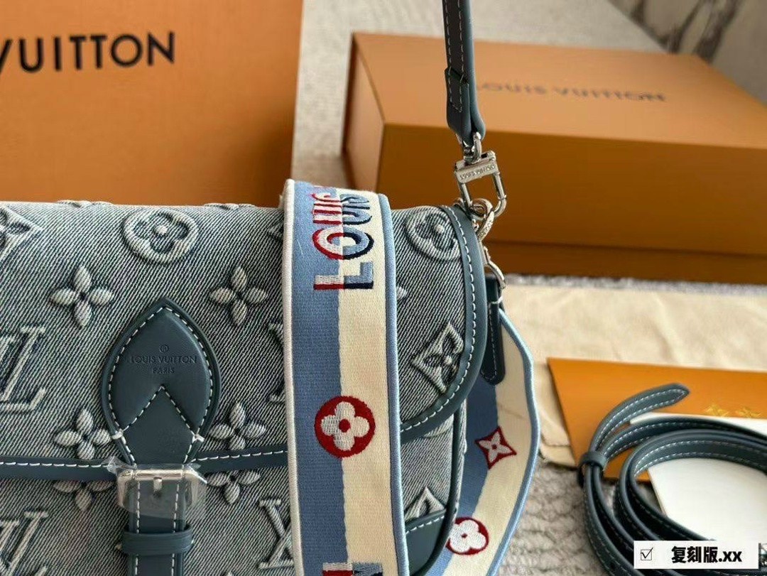 cумка louis vuitton,сумка женская louis vuitton,louis vuitton сумка на плечо,сумка через плечо louis vuitton,сумка луи виттон