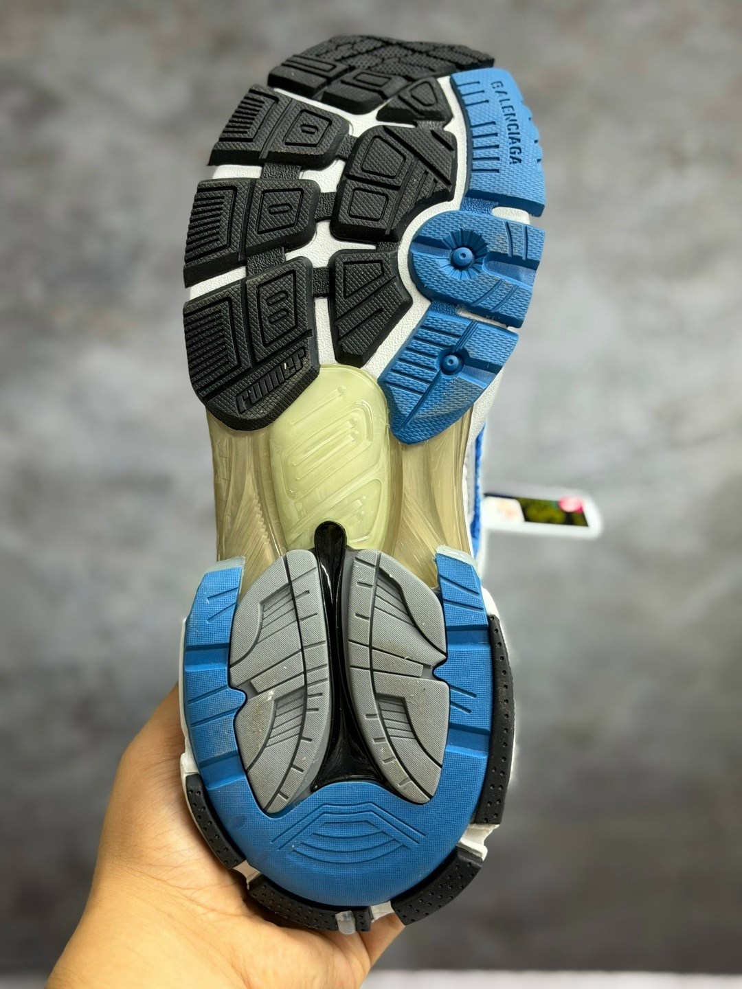 кроссовки balenciaga runner,кроссовки balenciaga,бело-синие кроссовки для бега balenciaga,кроссовки для упражнений balenciaga,беговые кроссовки balenciaga синий