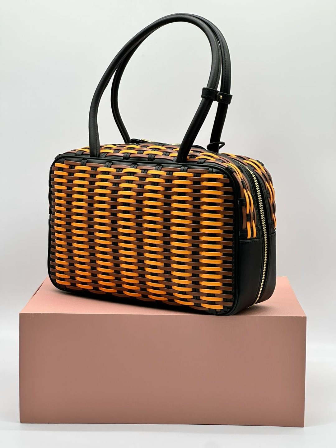 сумка женская miu miu,сумка miu miu,сумка,дорожные сумки,плетеная сумка