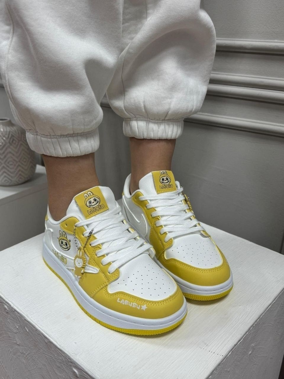 кроссовки,nike air jordan 1 mid se, женская,nike air jordan 1 mid,air jordan 1 mid se