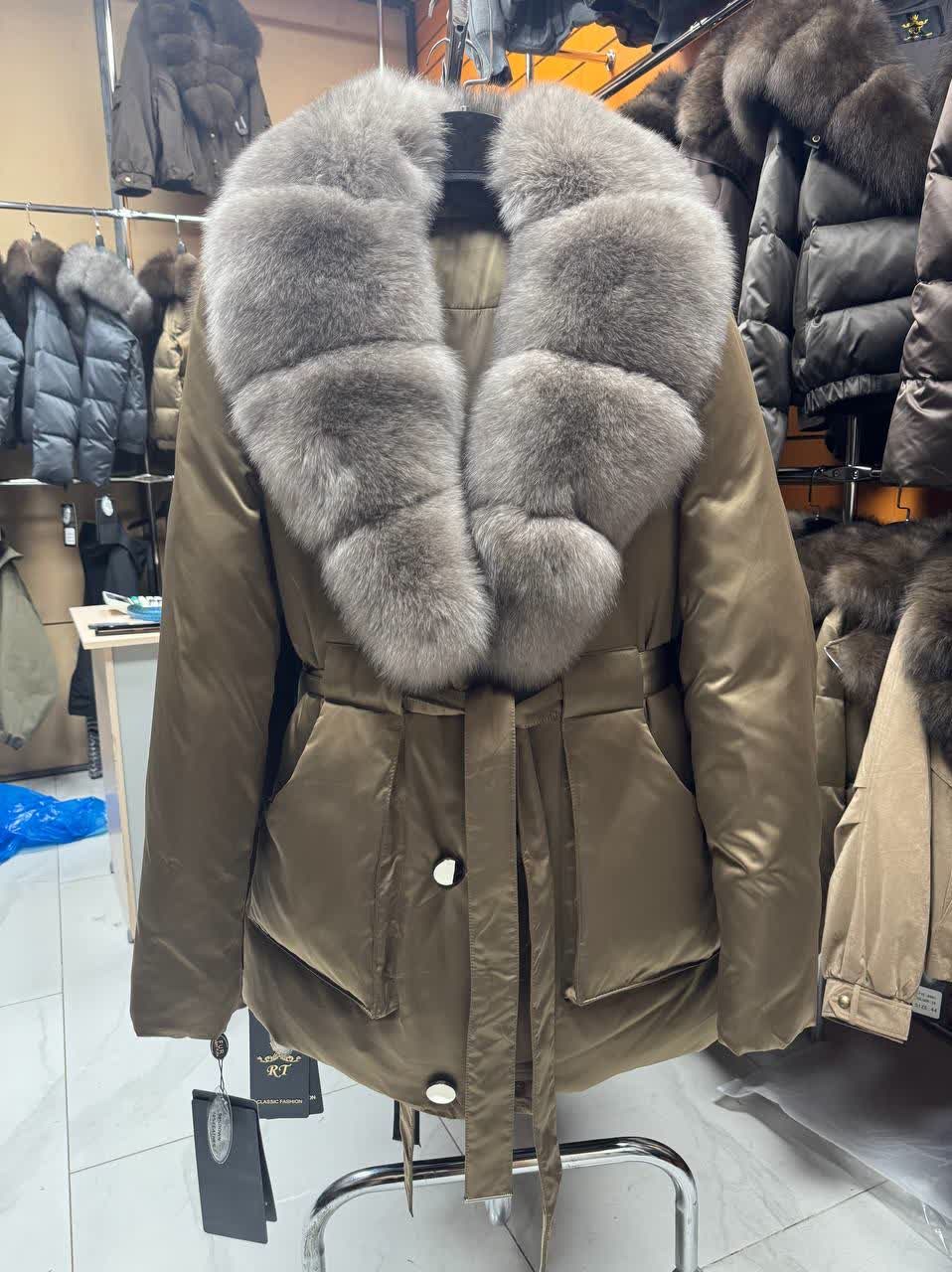 пуховик с натуральным мехом,куртка пуховик мех песец,пуховик женский с натуральным мехом,зимние куртки,пуховик с мехом