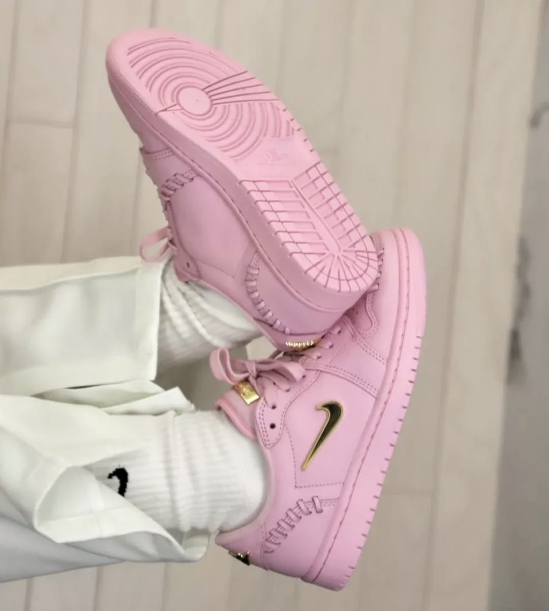 кроссовки женские nike air jordan 1,кроссовки женские nike,кроссовки,кроссовки женские розовые,кроссовки nike air jordan 1 low