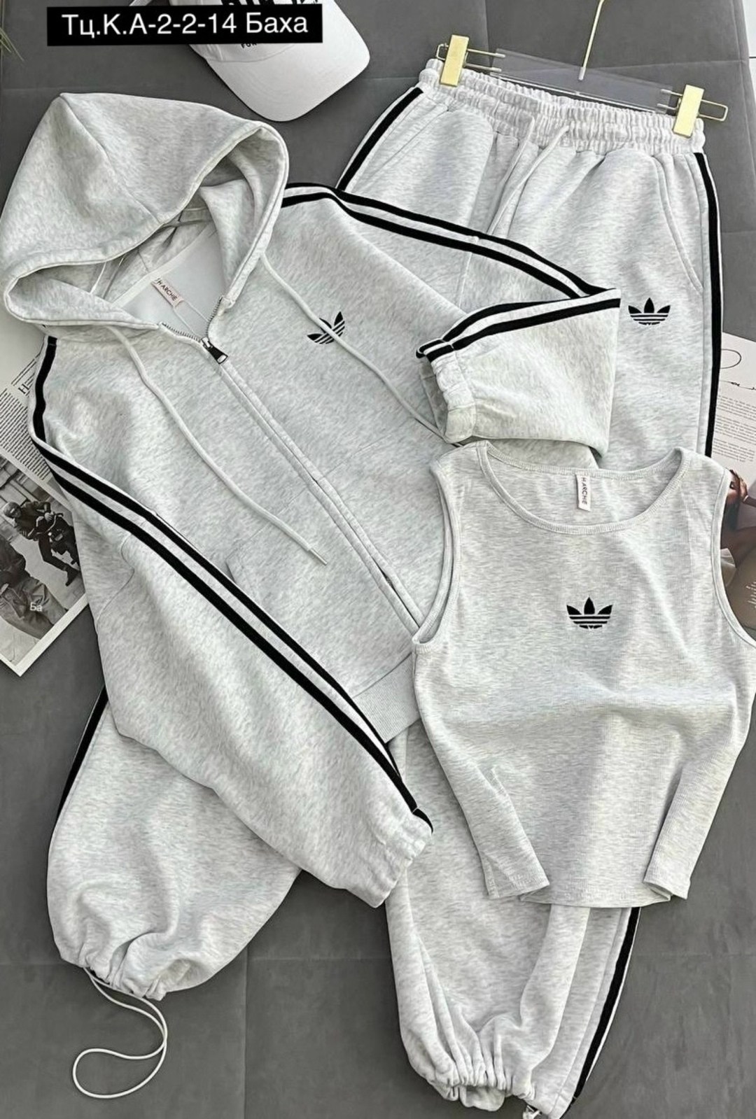 костюм спортивный adidas,спортивные костюмы женские,женский спортивный костюм adidas,комплект одежды adidas sportswear,спортивные костюм