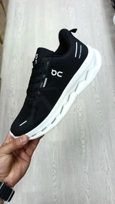 Кроссовки