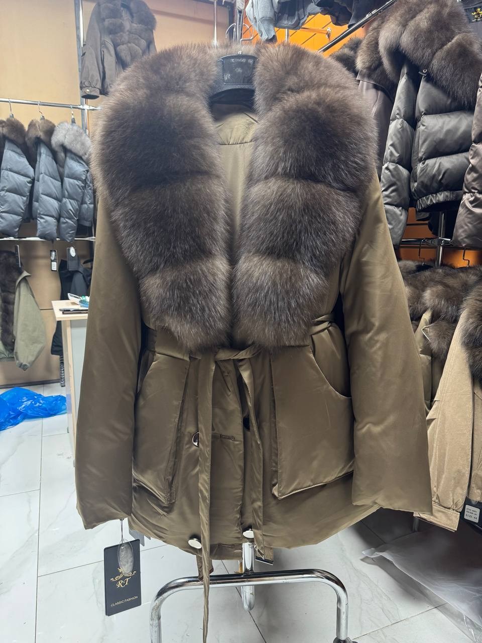пуховик с натуральным мехом,зимние куртки,парка с натуральным мехом,куртка с мехом,пуховик с мехом