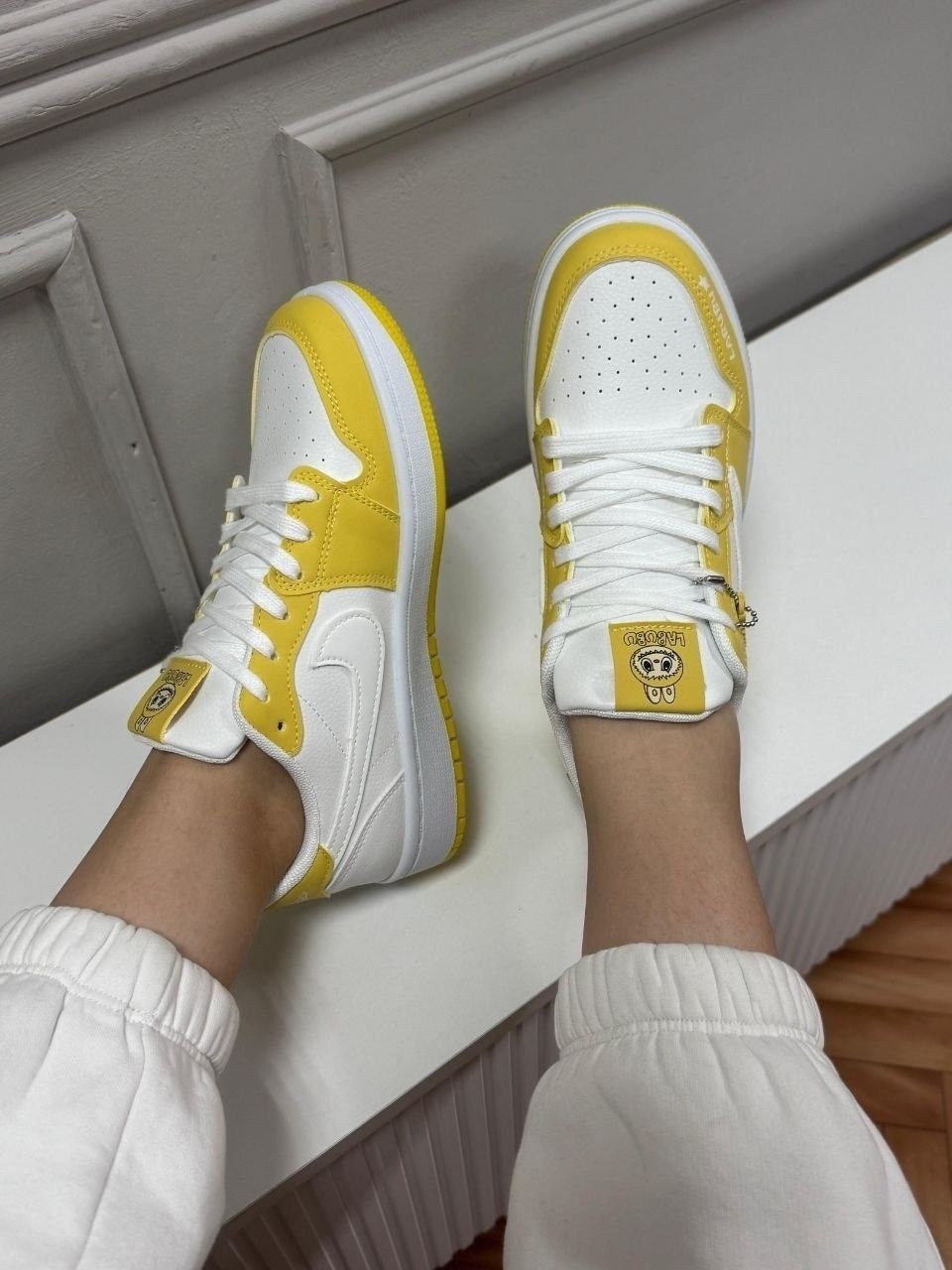 кроссовки,nike air jordan 1 mid se, женская,nike air jordan 1 mid,air jordan 1 mid se