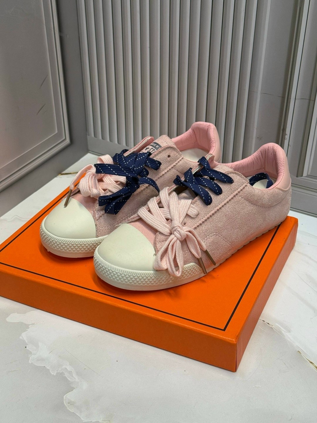 ,кроссовки hermes,кеды hermes,кроссовки женскиe,женские кеды