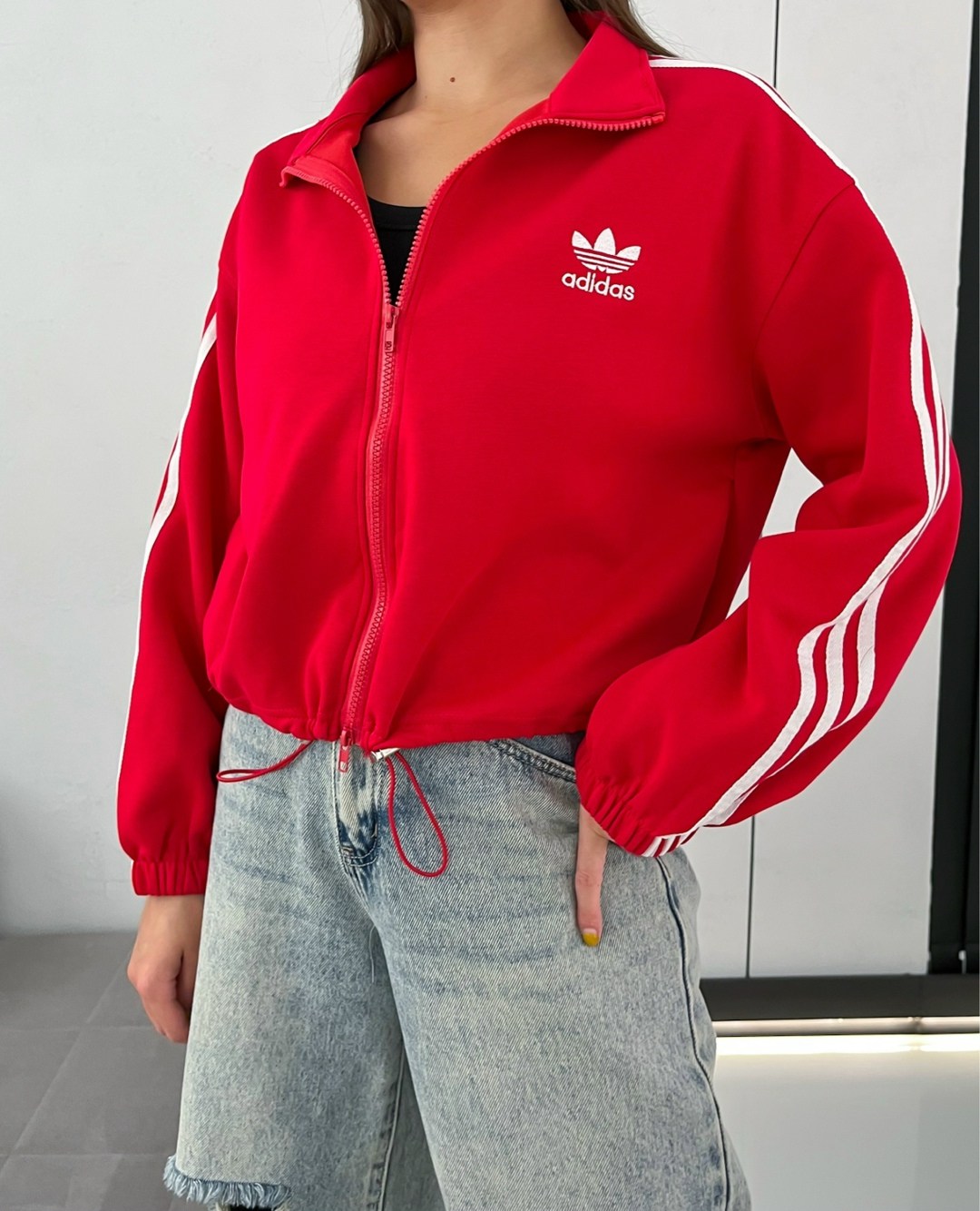 олимпийка адидас серая,женская кофта,толстовка женская,толстовка adidas женская,укороченная олимпийка адидас
