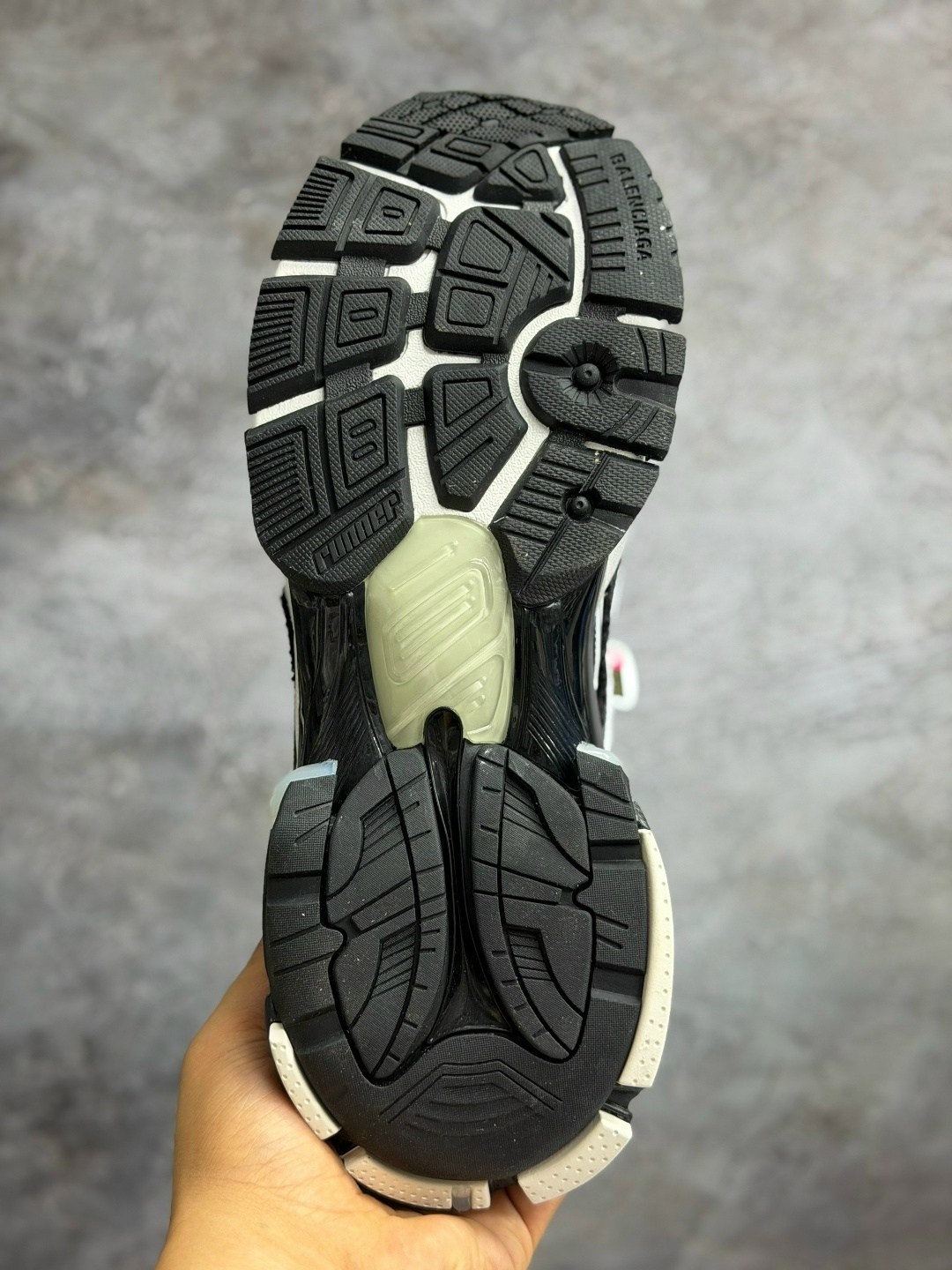 мужские кроссовки balenciaga runner черный белый,баленсиага раннер кроссовки,balenciaga runner sneaker black white,кроссовки balenciaga runner sneaker black white,кроссовки balenciaga runner