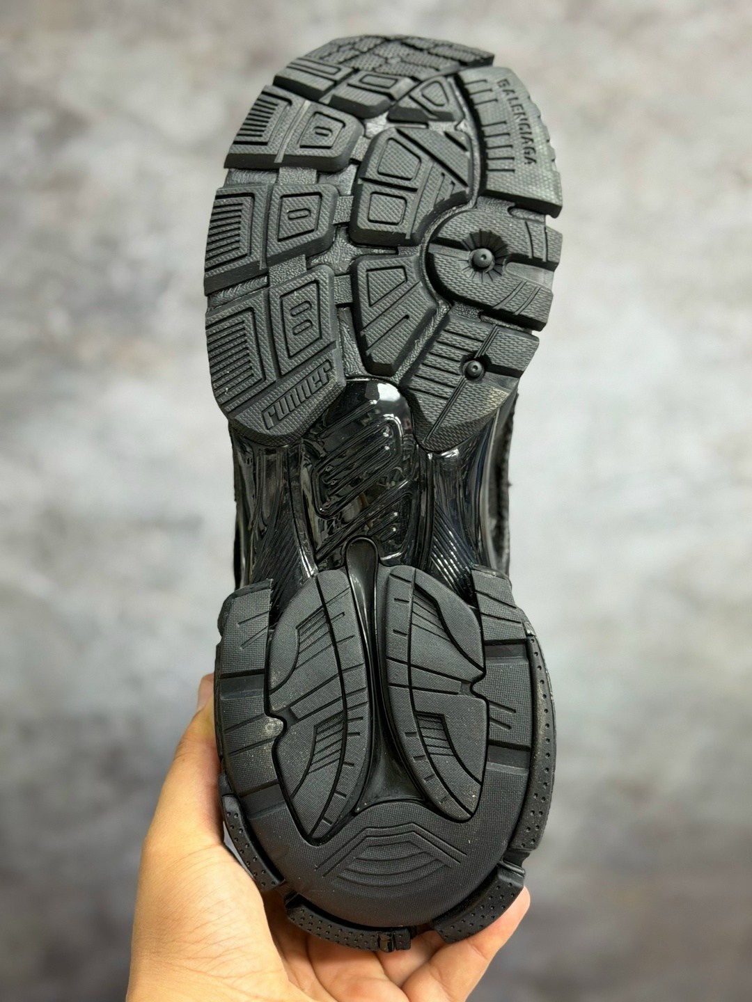 кроссовки balenciaga runner,кроссовки balenciaga,кроссовки balenciaga runner lace-up черный,кроссовки женские balenciaga,черные мужские кроссовки runner balenciaga