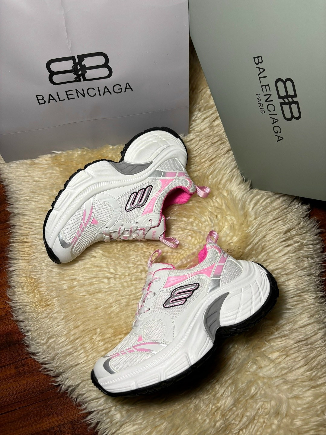 кроссовки женские balenciaga,кроссовки balenciaga,повседневная спортивная  balenciaga,кроссовки balenciaga 10 xl,баленсиага кроссовки женские