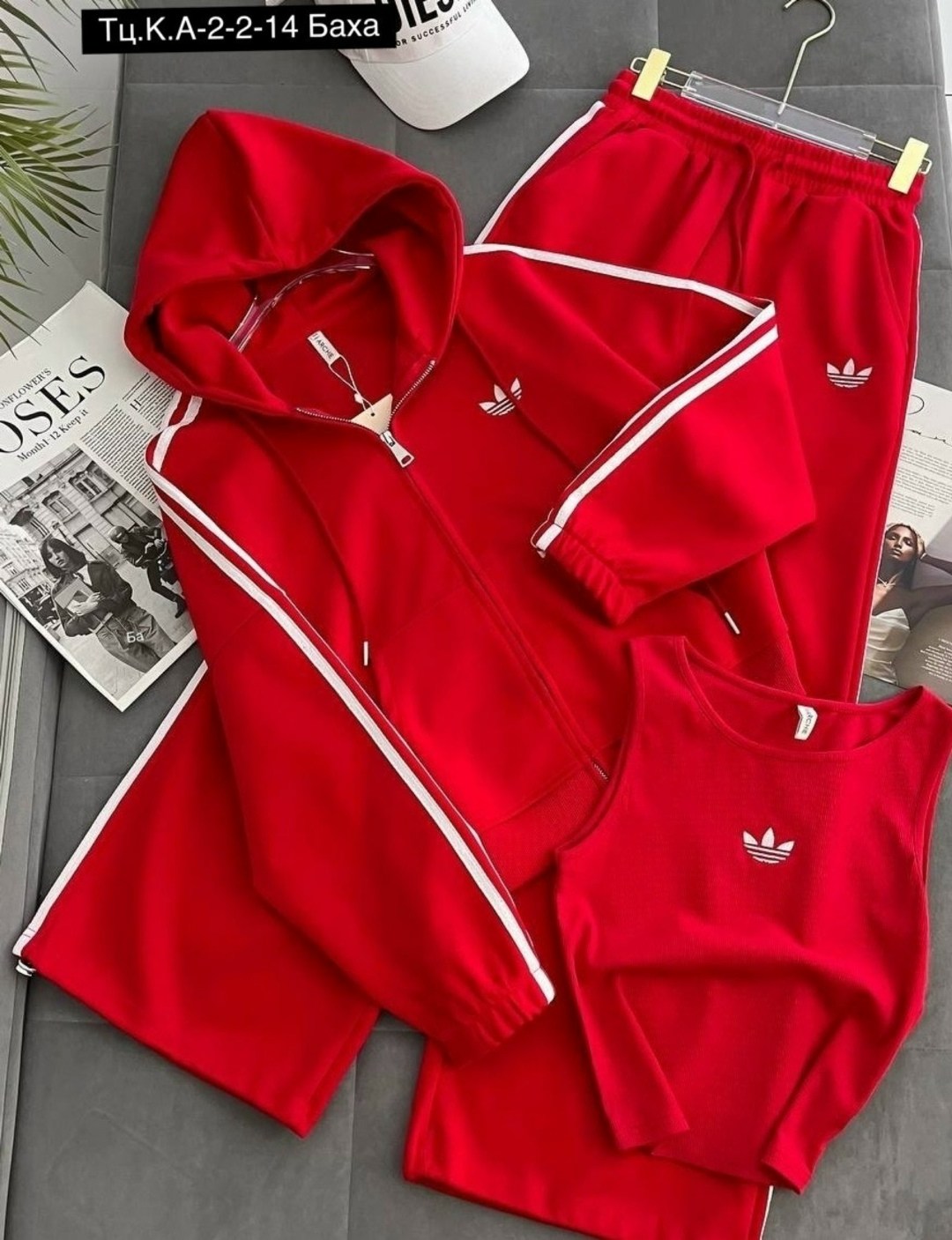 костюм спортивный adidas,спортивные костюмы женские,женский спортивный костюм adidas,комплект одежды adidas sportswear,спортивные костюм