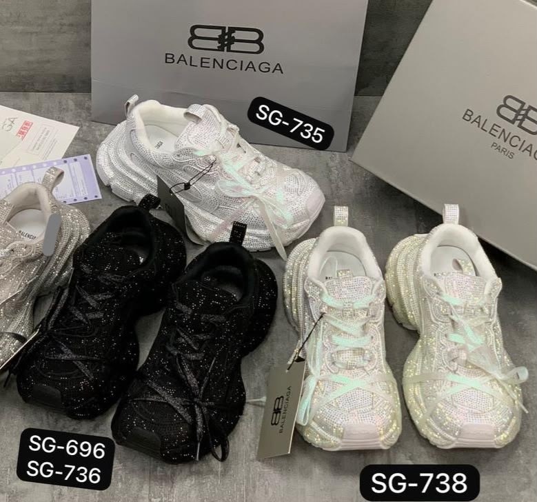 кроссовки balenciaga,кроссовки женские balenciaga,кроссовки balenciaga блестящие со стразами, balenciaga,кроссовки баленcиaгa