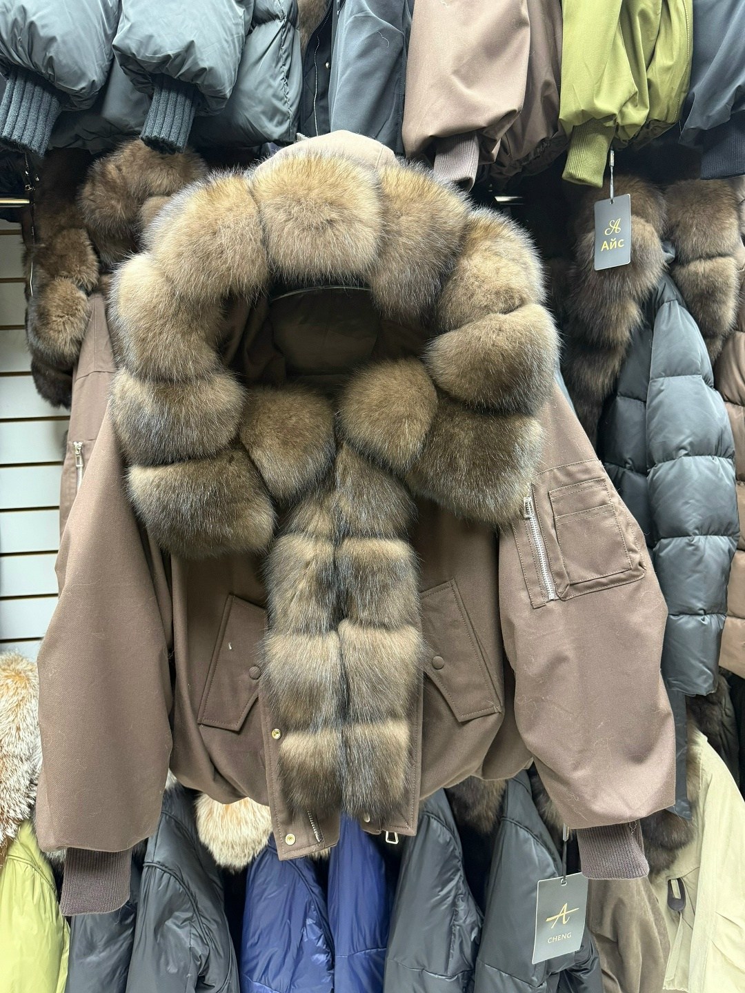 парка с натуральным мехом,парка с мехом,парка женская с натуральным мехом,зеленая парка с мехом,парки с песцом