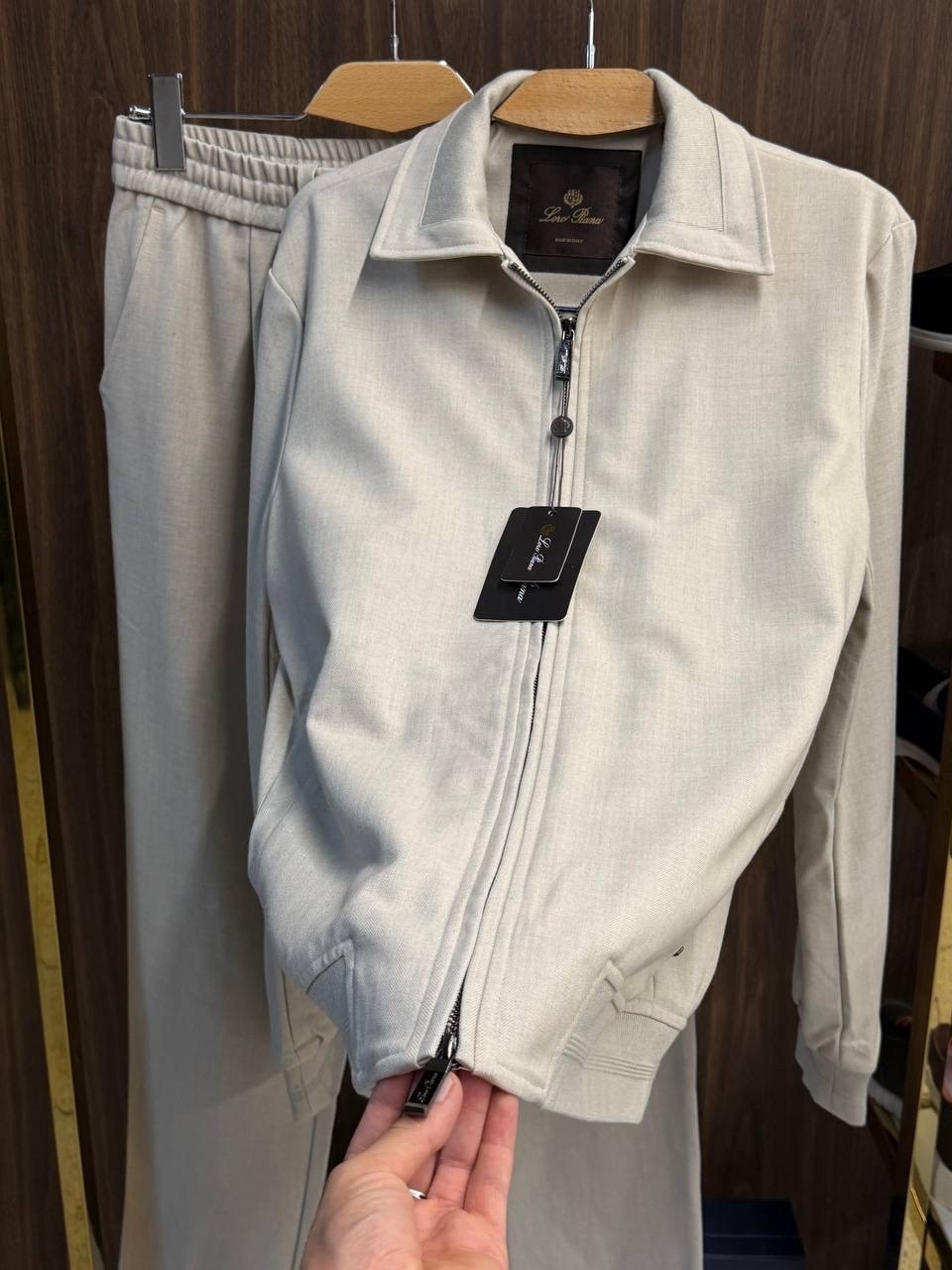 спортивный костюм brunello cucinelli,костюм brunello cucinelli,спортивный костюм loro piana,костюм бежевый спортивный,спортивные костюм