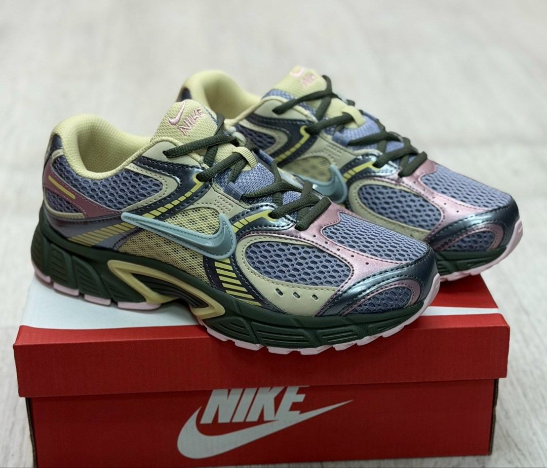 кроссовки,кроссовки nike,женские кроссовки,повседневные кроссовки,кроссовки nike v 5 rnr