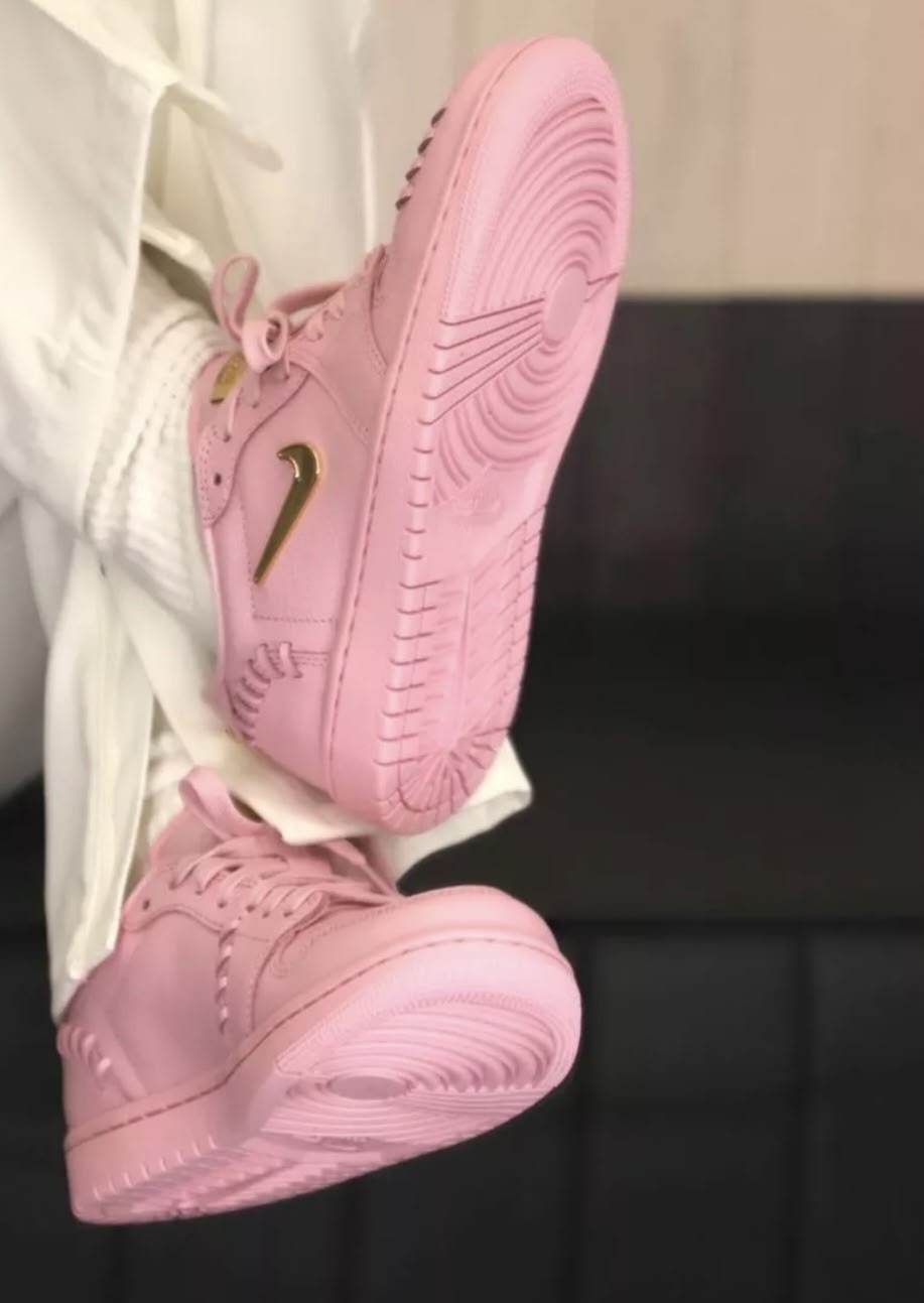 кроссовки женские nike air jordan 1,кроссовки женские nike,кроссовки,кроссовки женские розовые,кроссовки nike air jordan 1 low