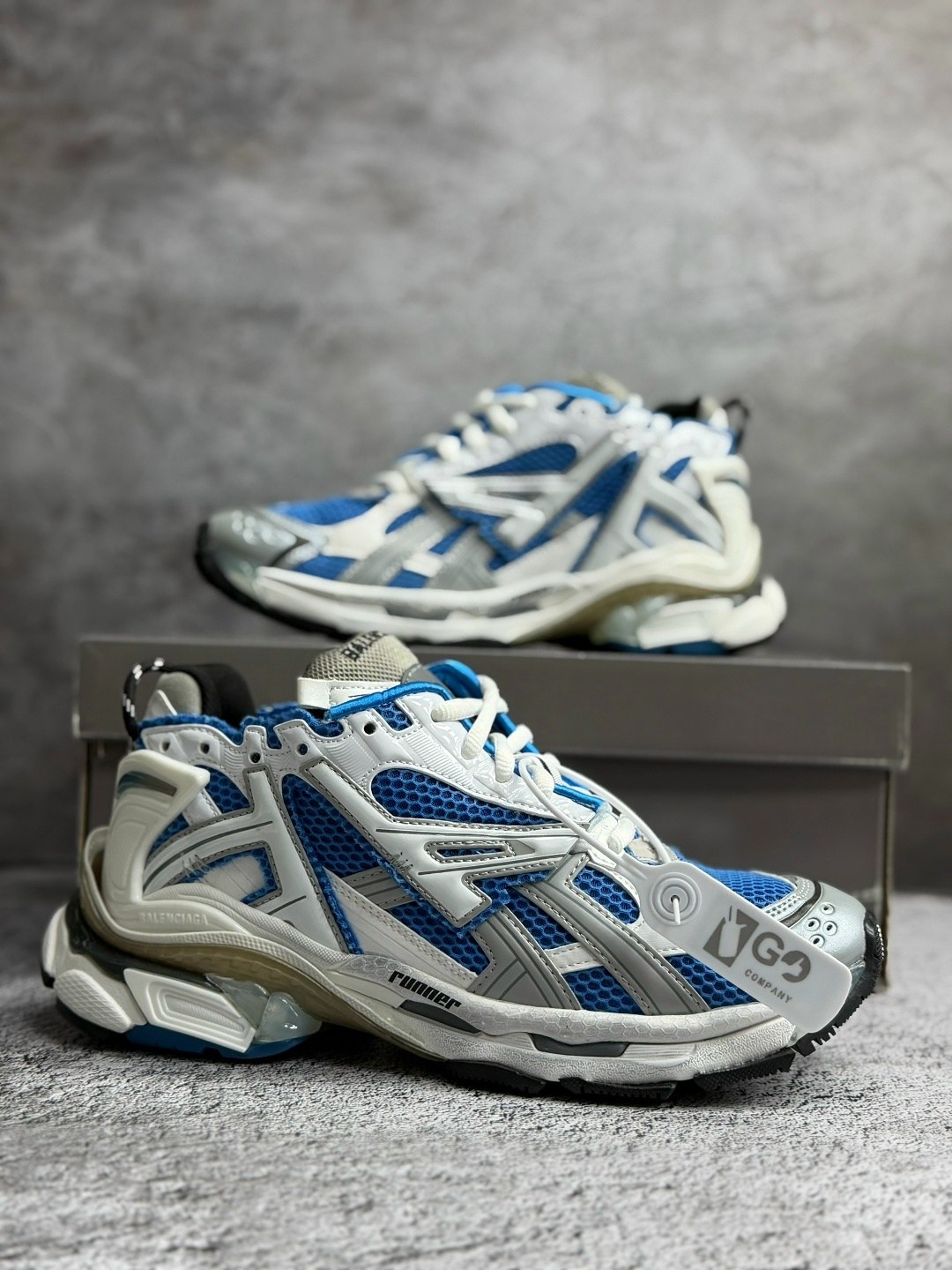 кроссовки balenciaga runner,кроссовки balenciaga,бело-синие кроссовки для бега balenciaga,кроссовки для упражнений balenciaga,беговые кроссовки balenciaga синий