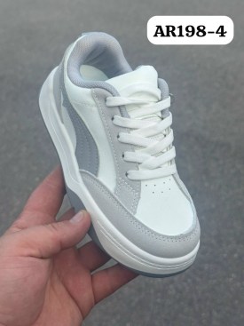Кроссовки