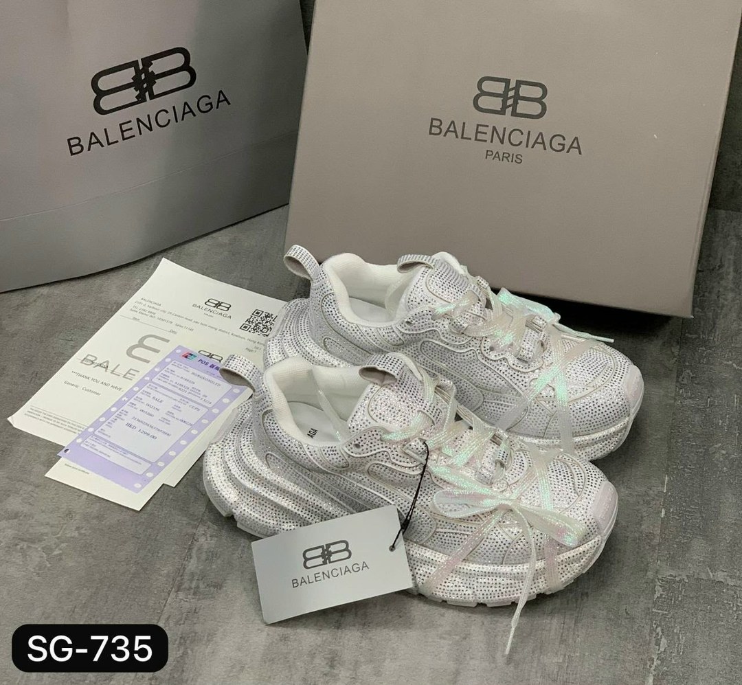 кроссовки balenciaga,кроссовки женские balenciaga,кроссовки balenciaga блестящие со стразами, balenciaga,кроссовки баленcиaгa