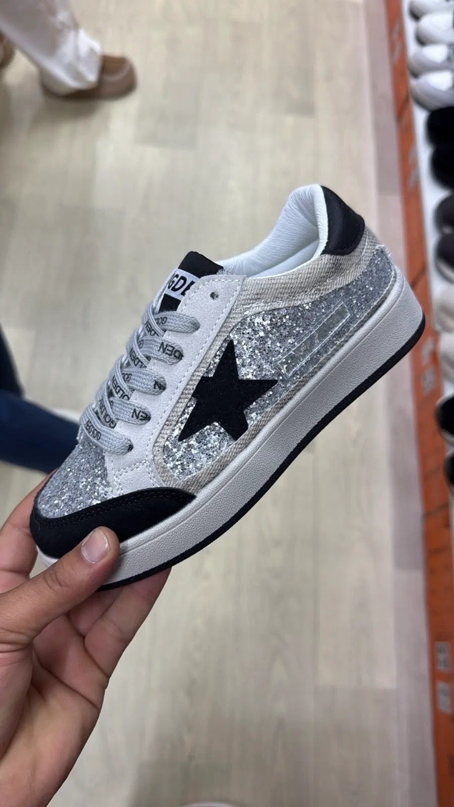 ,кроссовки golden goose с пайетками на платформе,кеды golden goose женские,кеды golden goose,кеды женски