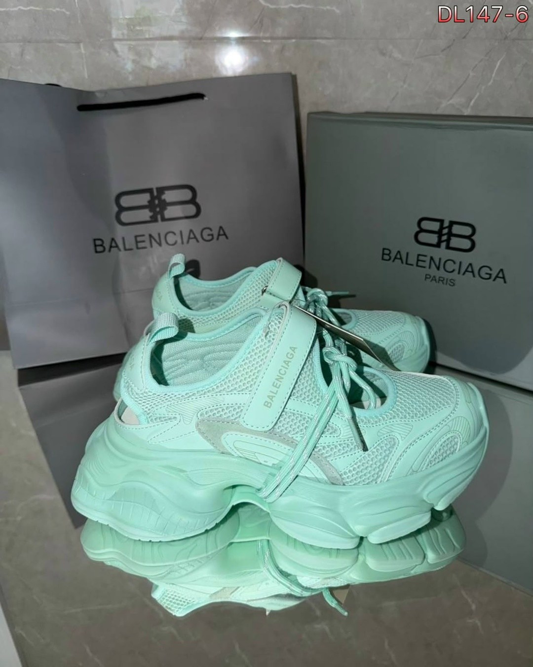 кроссовки balenciaga,кроссовки женские balenciaga,кроссовки balenciaga track,кроссовки balenciaga track balenciaga,босоножки balenciaga