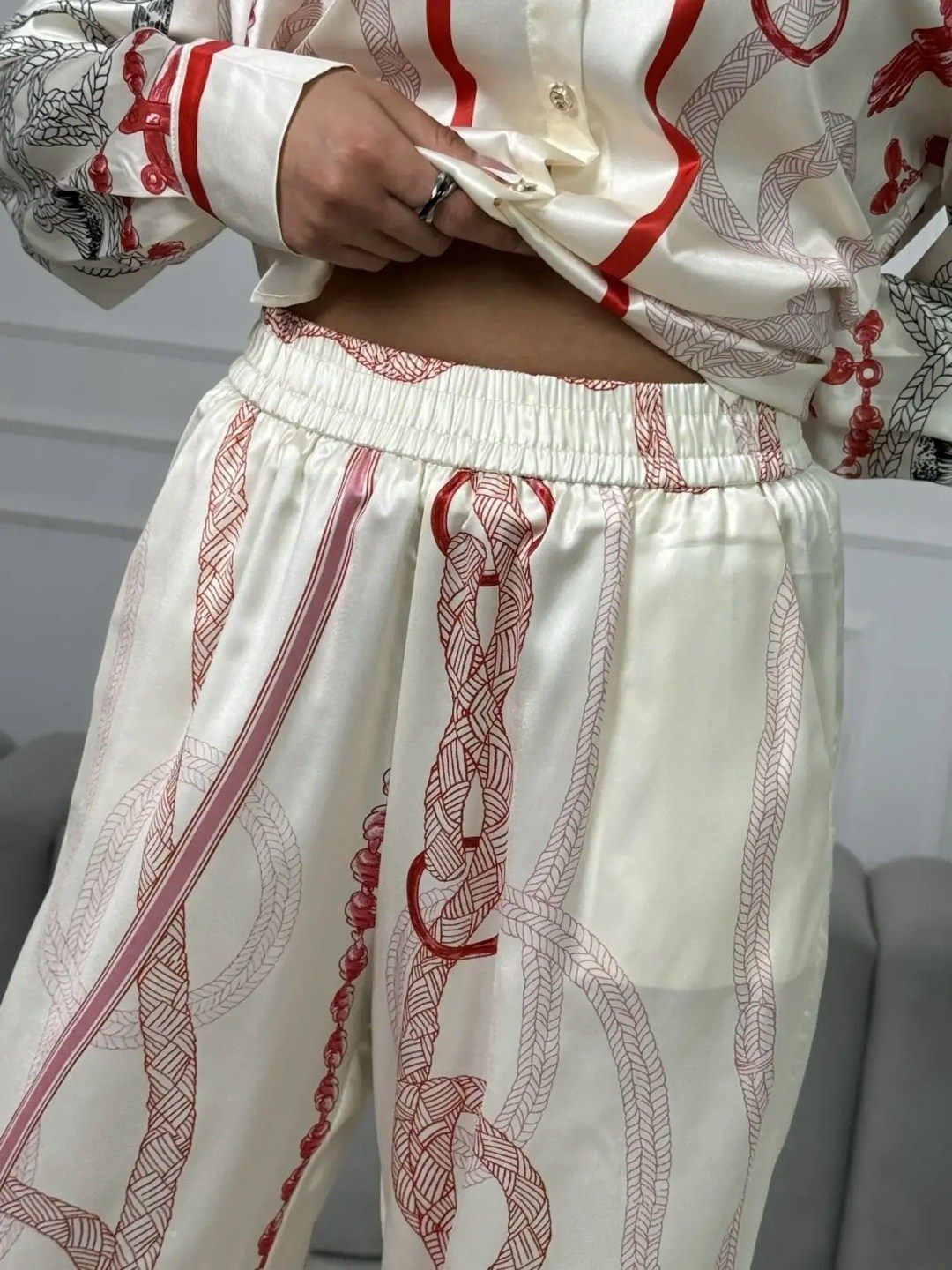 пижама женская,шелковый домашний костюм в пижамном стиле,стильные костюмы,костюм в пижамном стиле,шелковый костюм в пижамном стиле