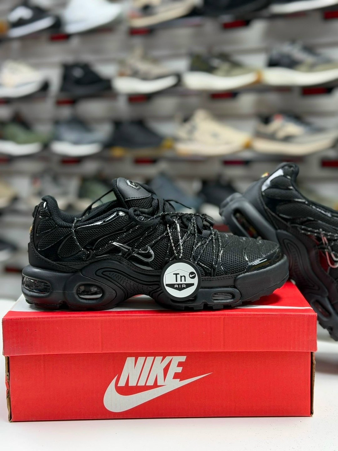 кроссовки nike air max tn plus,спортивные кроссовки унисекс nike air max plus tn черные,мужские кроссовки nike air max tn plus,nike air max plus tn,спортивные кроссовки унисекс nike air max plus tn че