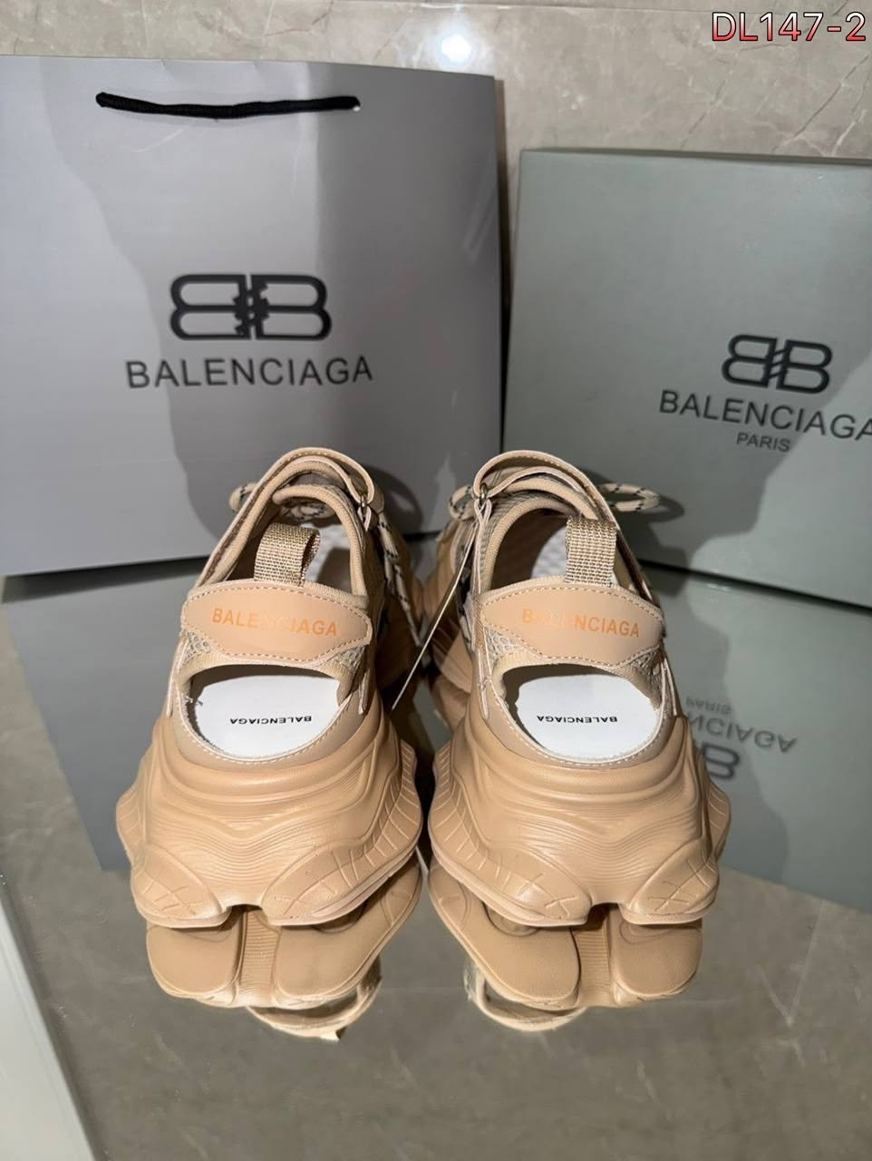 кроссовки balenciaga,кроссовки женские balenciaga,кроссовки balenciaga track,кроссовки balenciaga track balenciaga,босоножки balenciaga