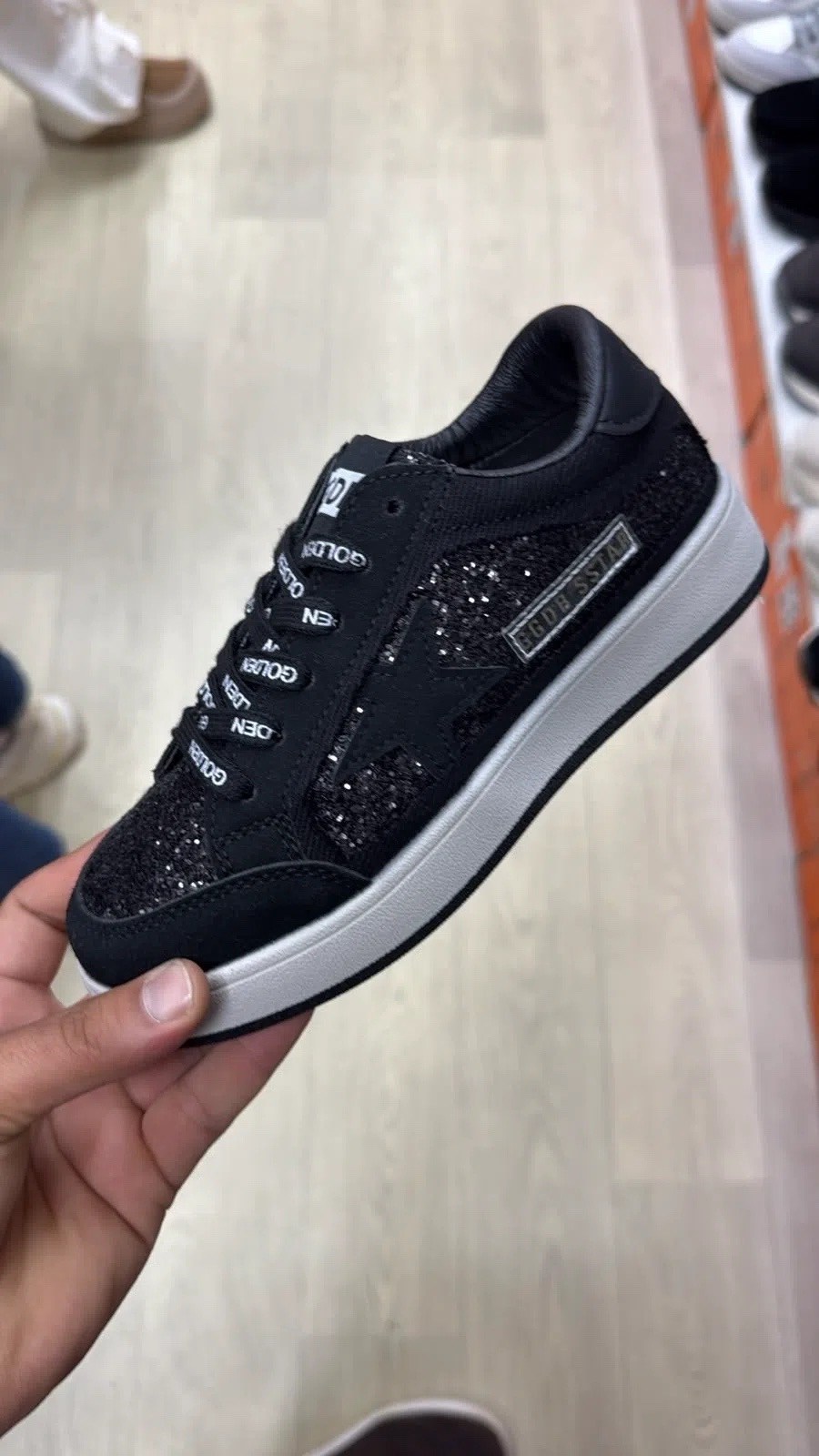 ,кроссовки golden goose с пайетками на платформе,кеды golden goose женские,кеды golden goose,кеды женски