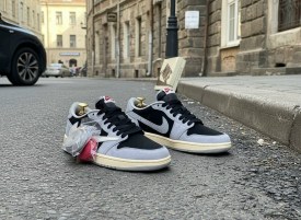 Кроссовки