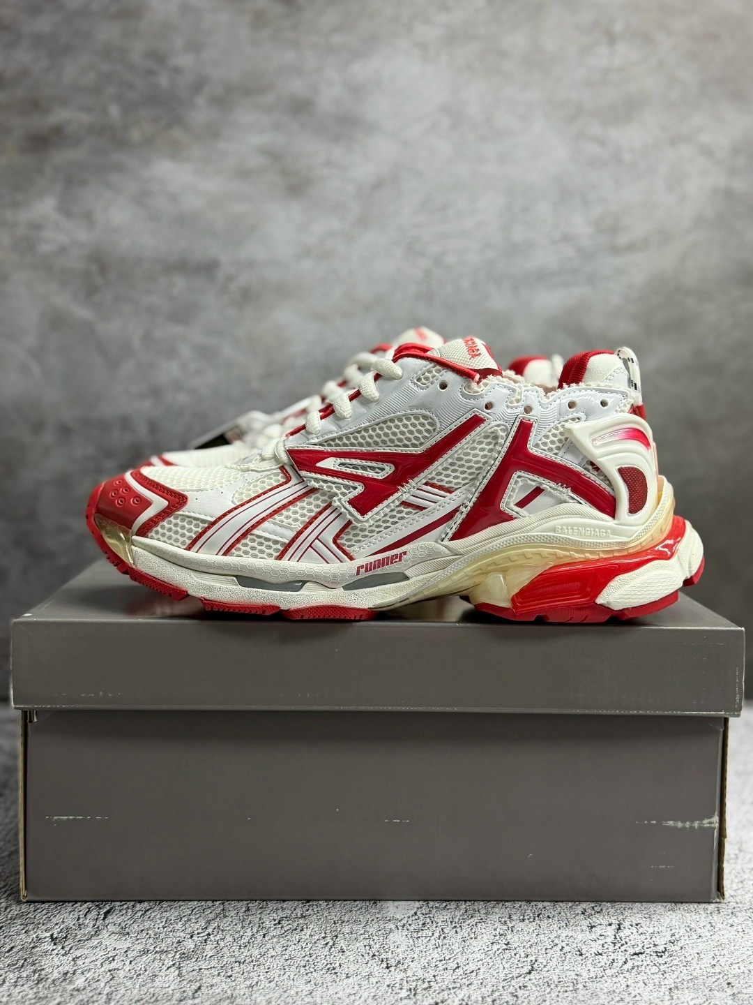 кроссовки мужские balenciaga runner белый красный,balenciaga runner кроссовки,balenciaga runner sneaker white red,balenciaga oc11z10724 runner sneaker in red white,кроссовки balenciaga runner sneaker