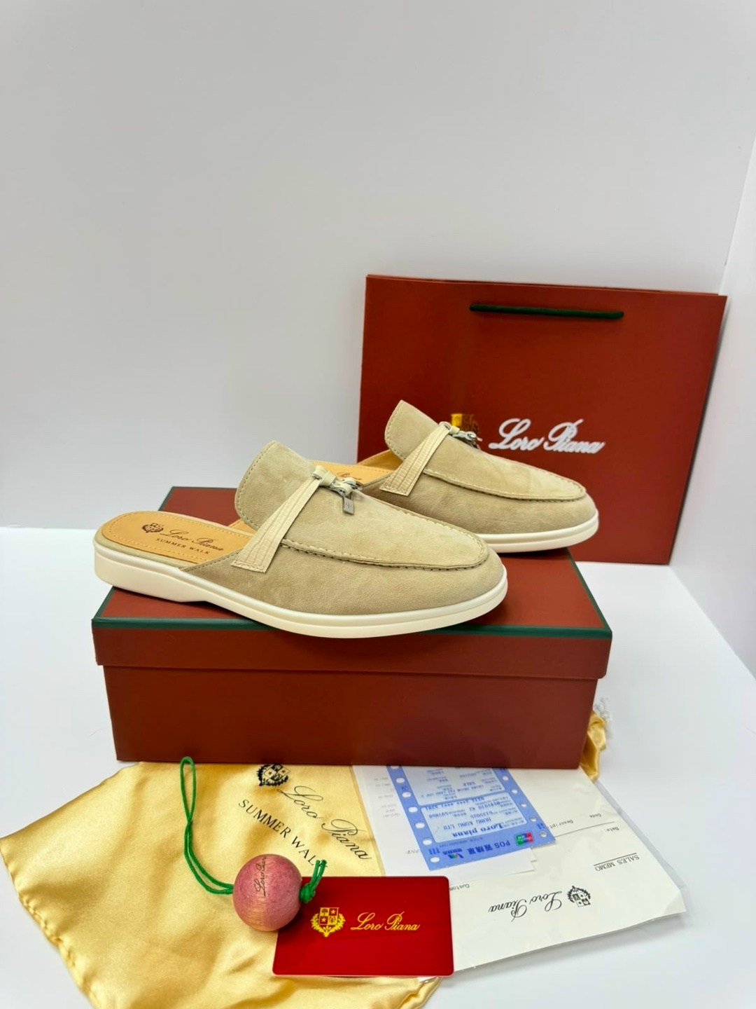 ,лоферы женские loro piana,лоферы loro piana,мюли loro piana,женские замшевые мюли loro piana бежевые