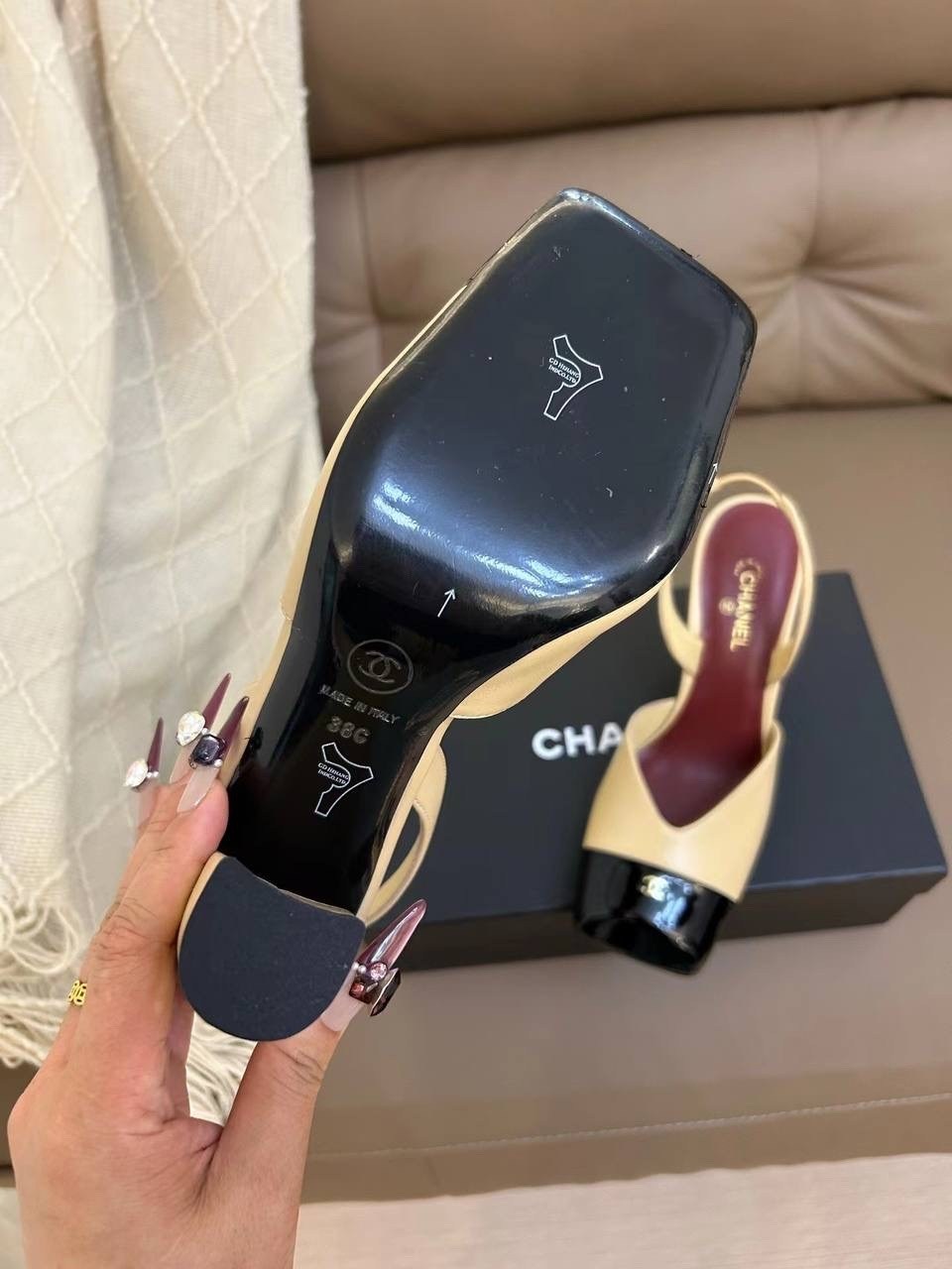 босоножки шанель бежевые,туфли chanel,босоножки chanel,туфли шанель,chanel бежевые кожаные туфли для женщин