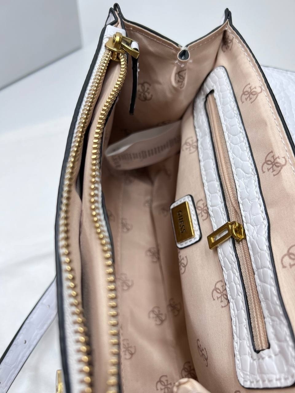cумка женская guess,сумка guess,guess сумка на плечо кросс-боди,сумка на плечо guess,guess сумка кросс боди