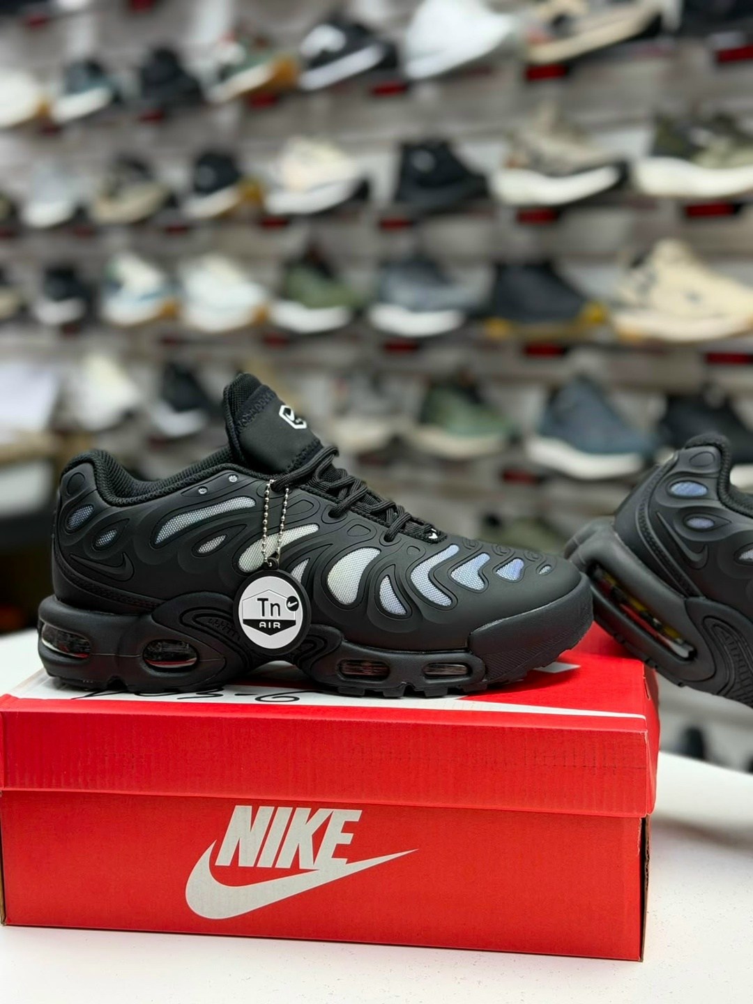 кроссовки nike air max tn plus,кроссовки nike air max plus,кроссовки nike air max plus tn nike,кроссовки nike air max tn,nike air max plus tn