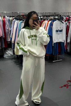 Костюм