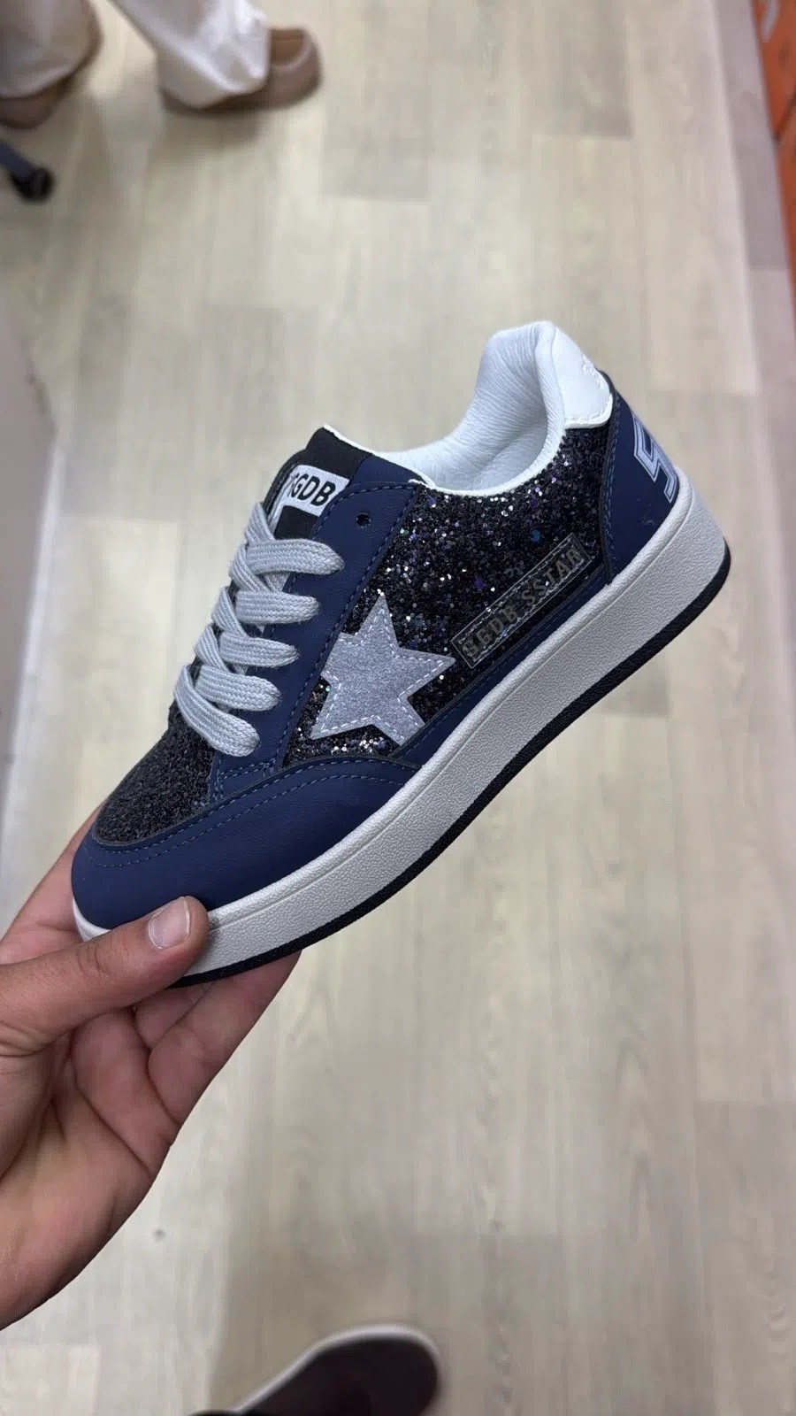 ,кроссовки golden goose с пайетками на платформе,кеды golden goose женские,кеды golden goose,кеды женски