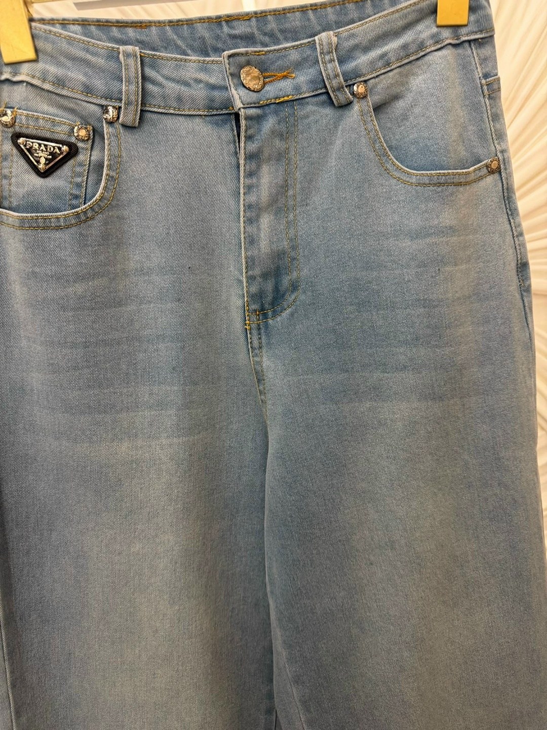 джинсы prada,женские джинсы,джинсы,модные джинсы,стильные джинсы