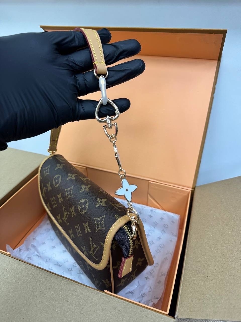 сумка louis vuitton,louis vuitton сумка на плечо,сумка louis vuitton женская,lv louis vuitton женская модная классическая сумка через плечо,сумка луи виттон